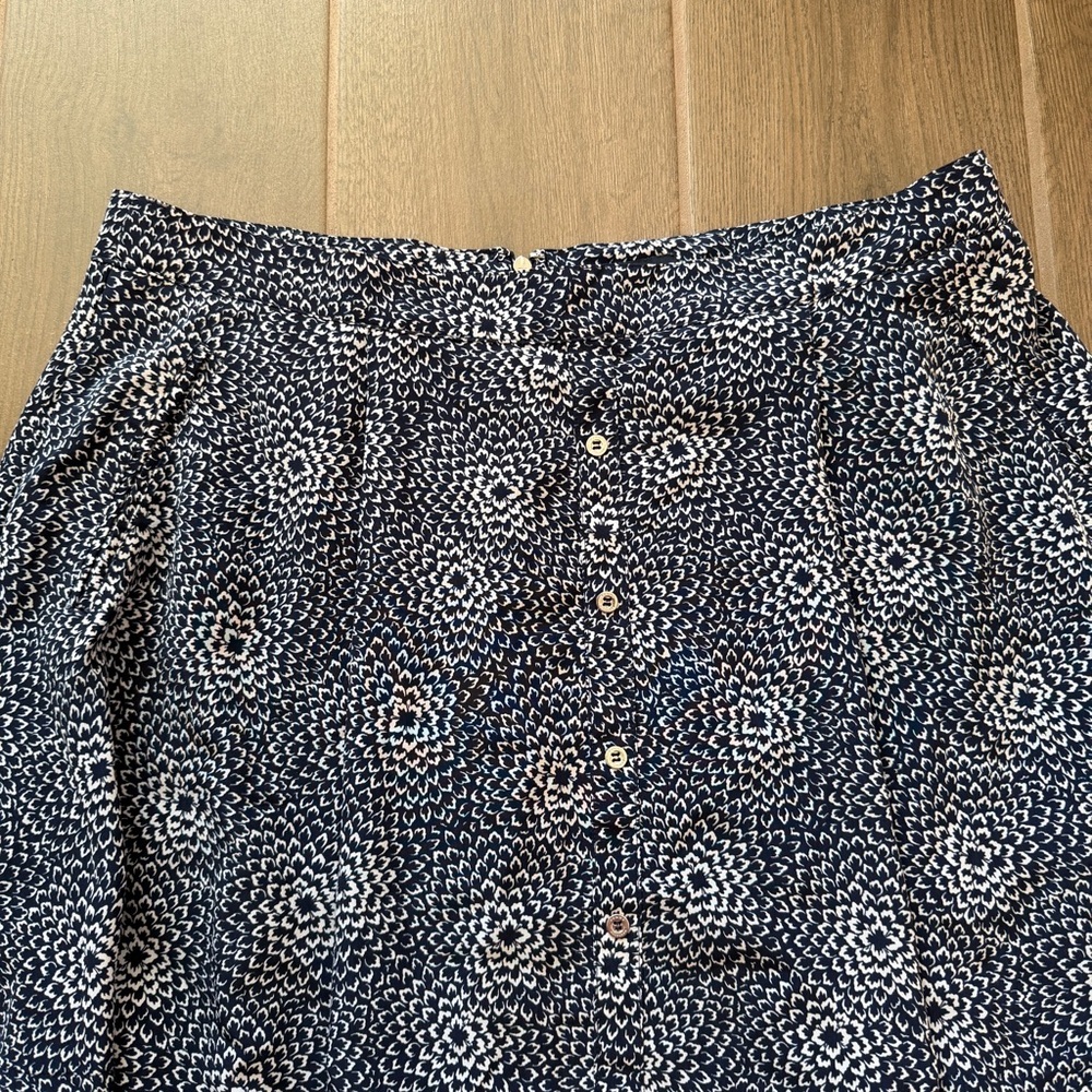 Tommy Hilfiger Women’s Navy Blue White Floral Print Pleated Skater Skirt sz 14